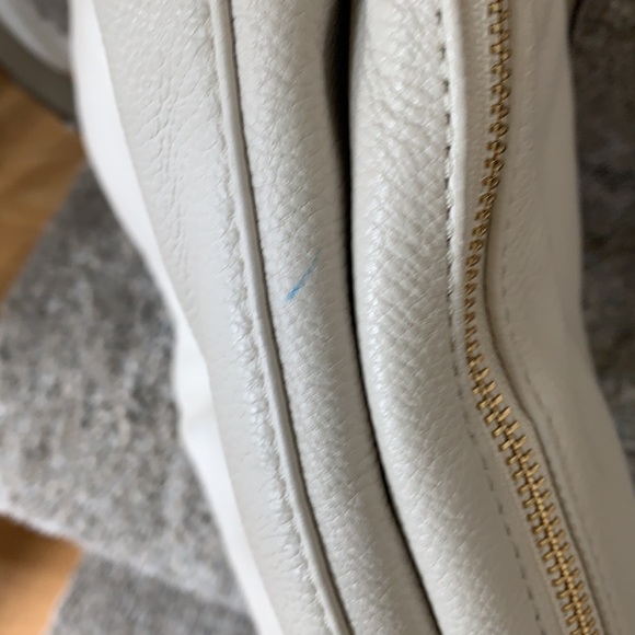 MK Large Cream Pebble Leather Shoulder Bag - Picture 5 of 10